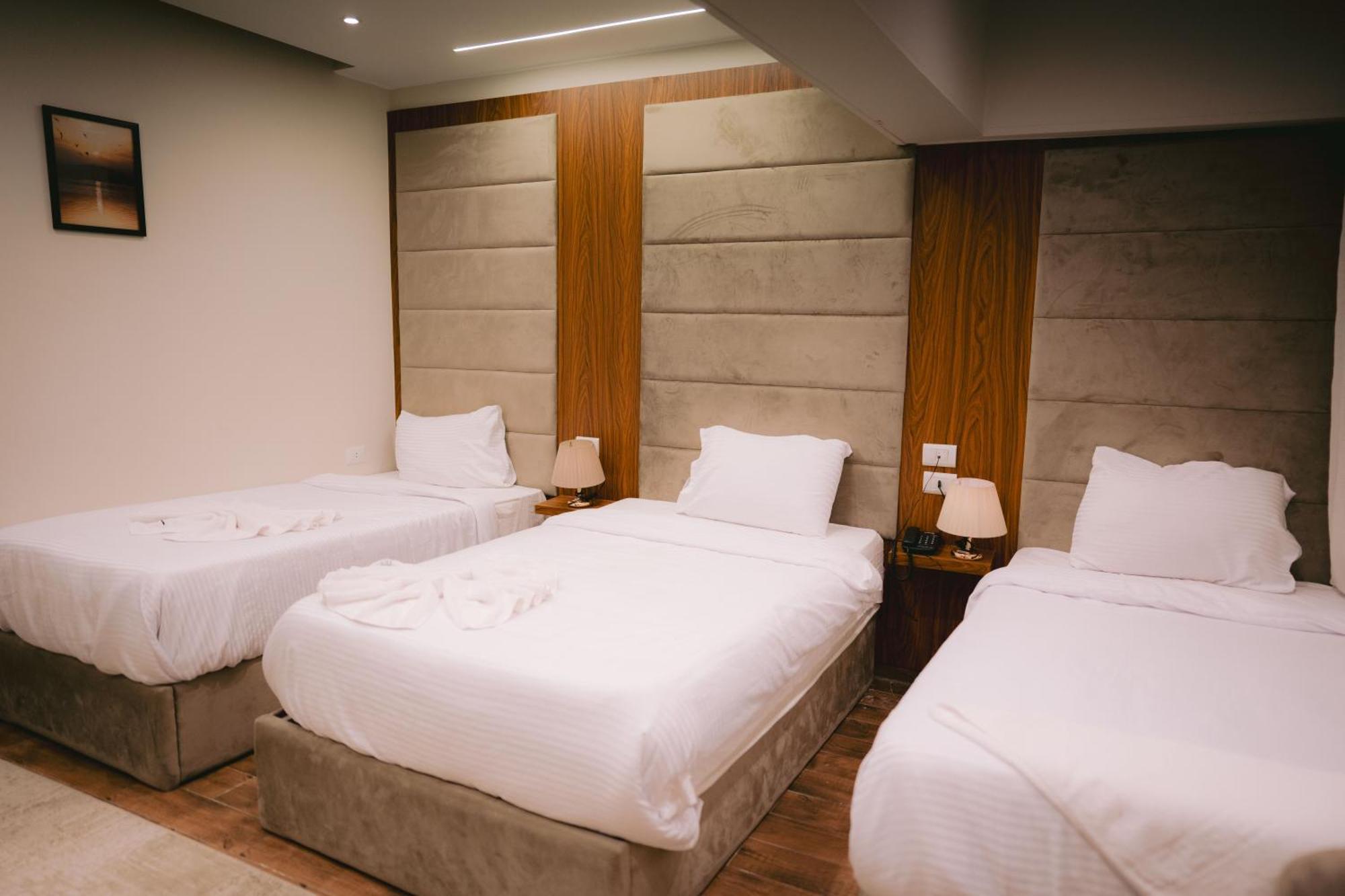 Tuya Pyramids Inn Kafret el-Gabal 外观 照片