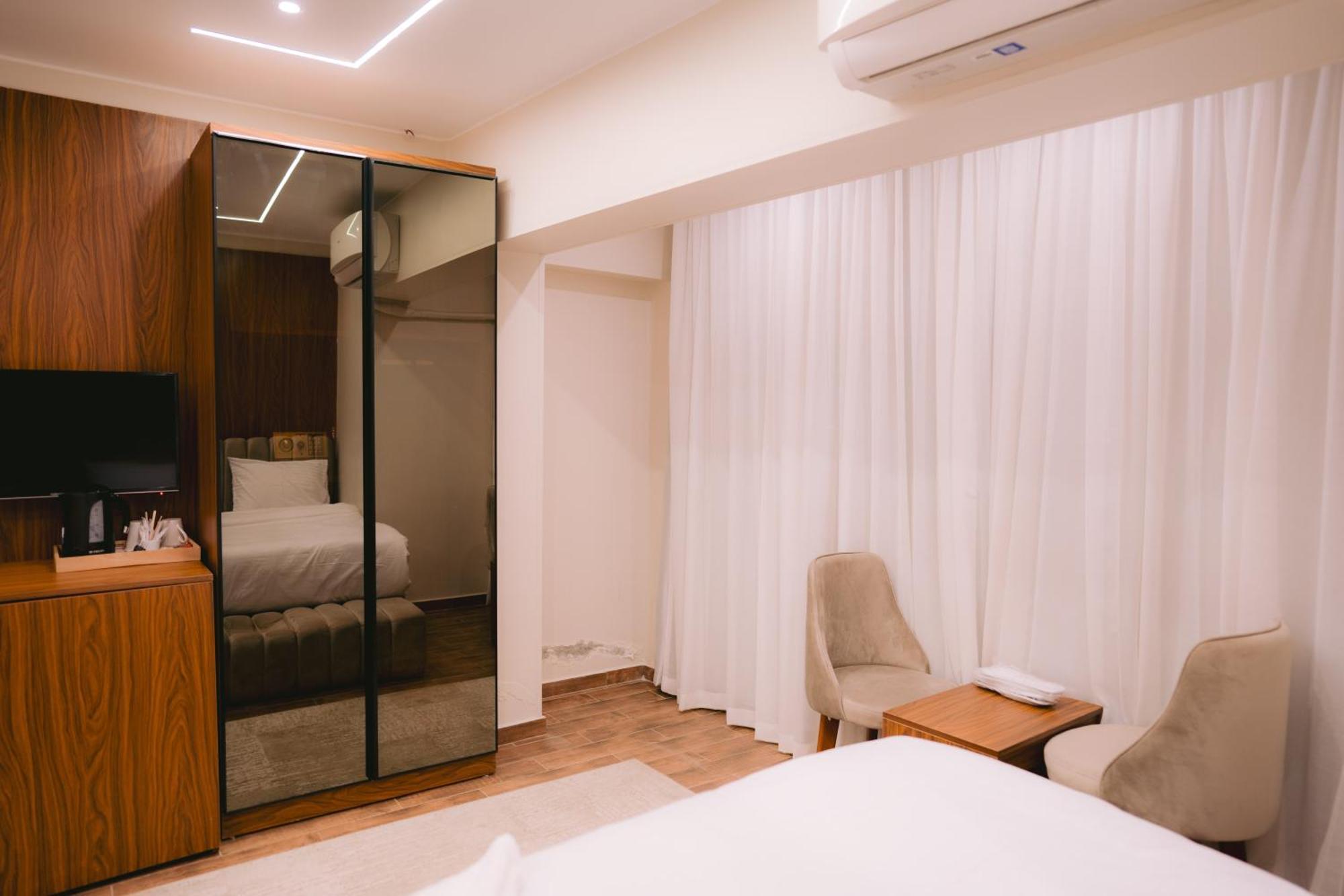 Tuya Pyramids Inn Kafret el-Gabal 外观 照片