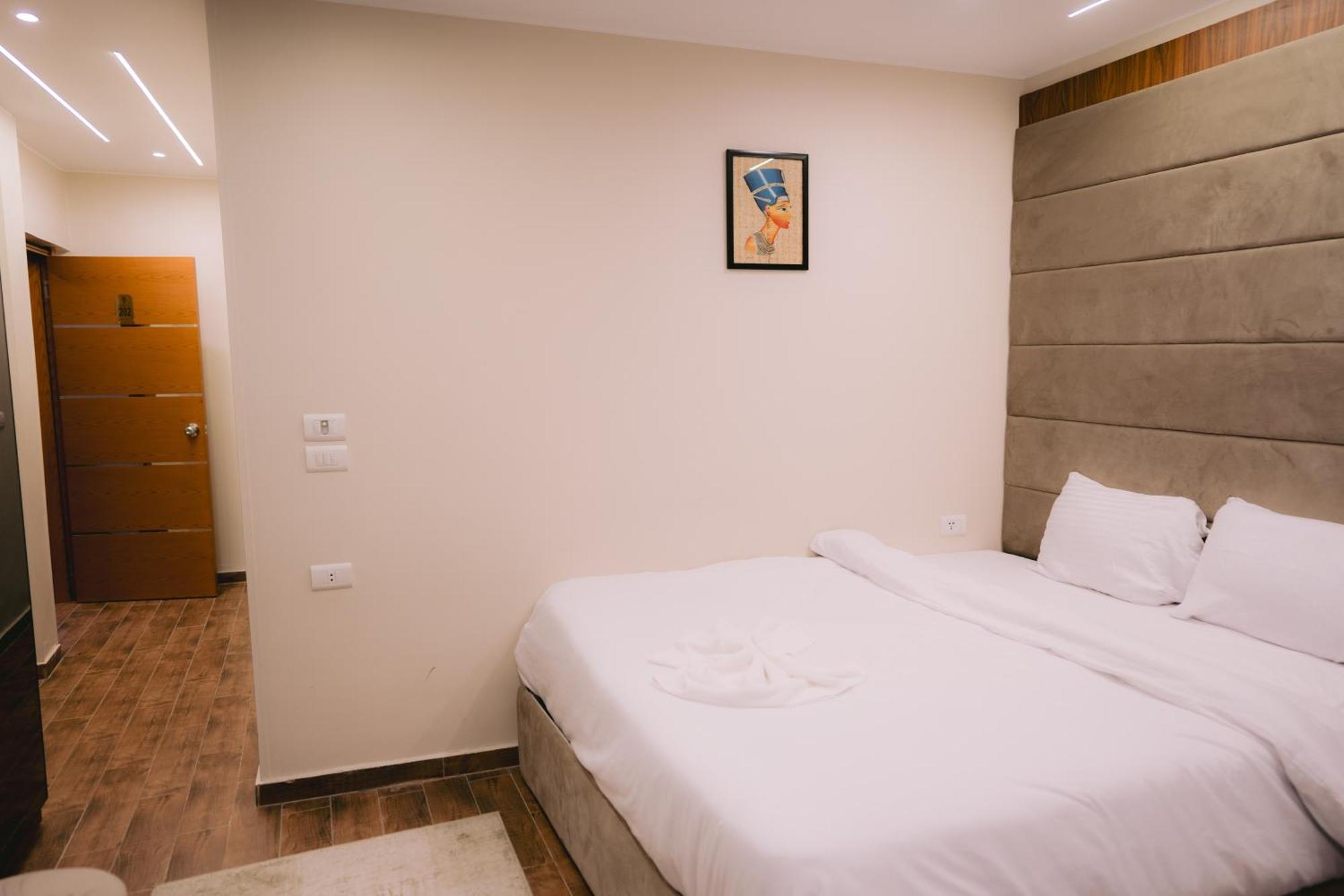 Tuya Pyramids Inn Kafret el-Gabal 外观 照片