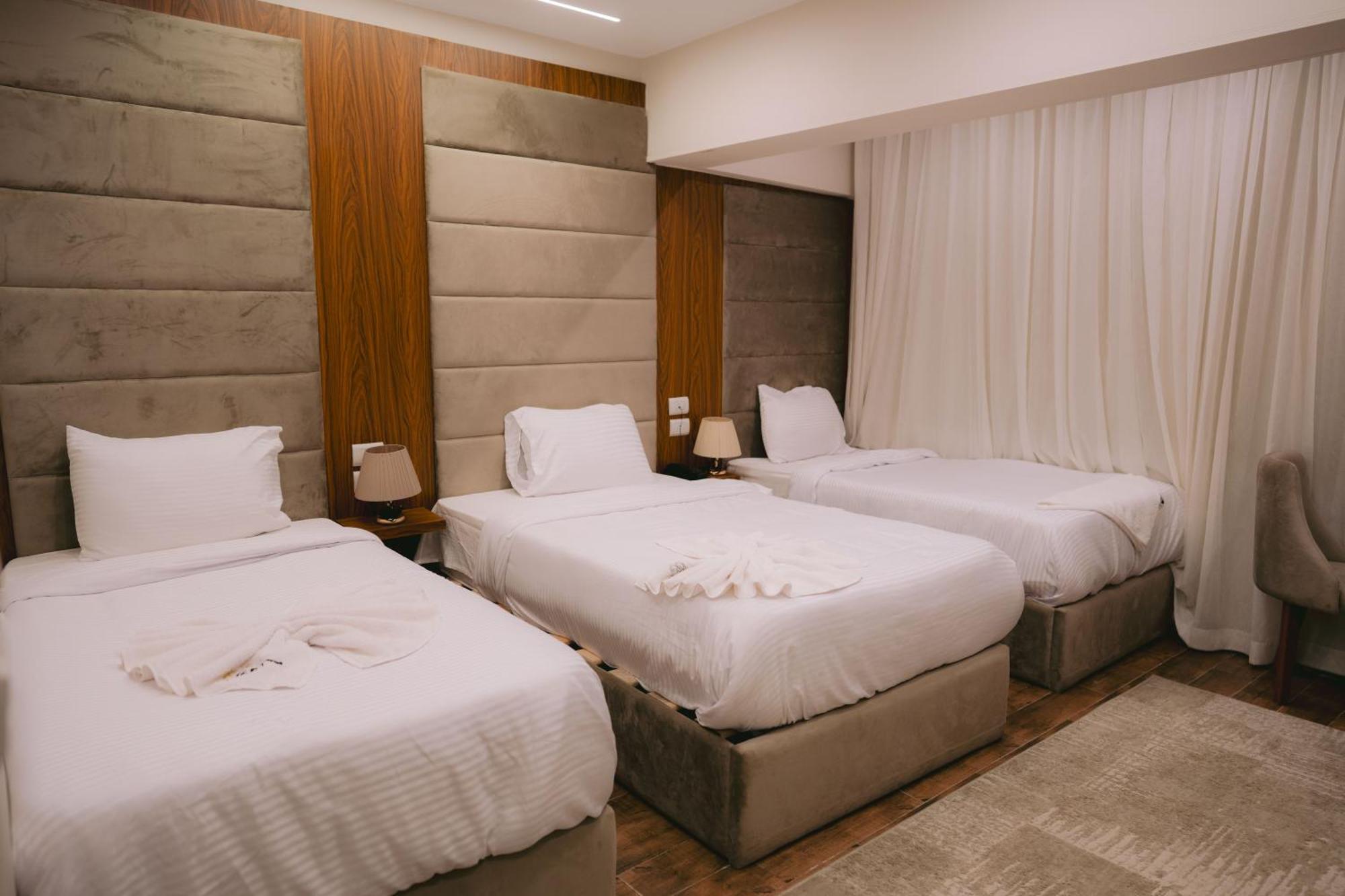 Tuya Pyramids Inn Kafret el-Gabal 外观 照片