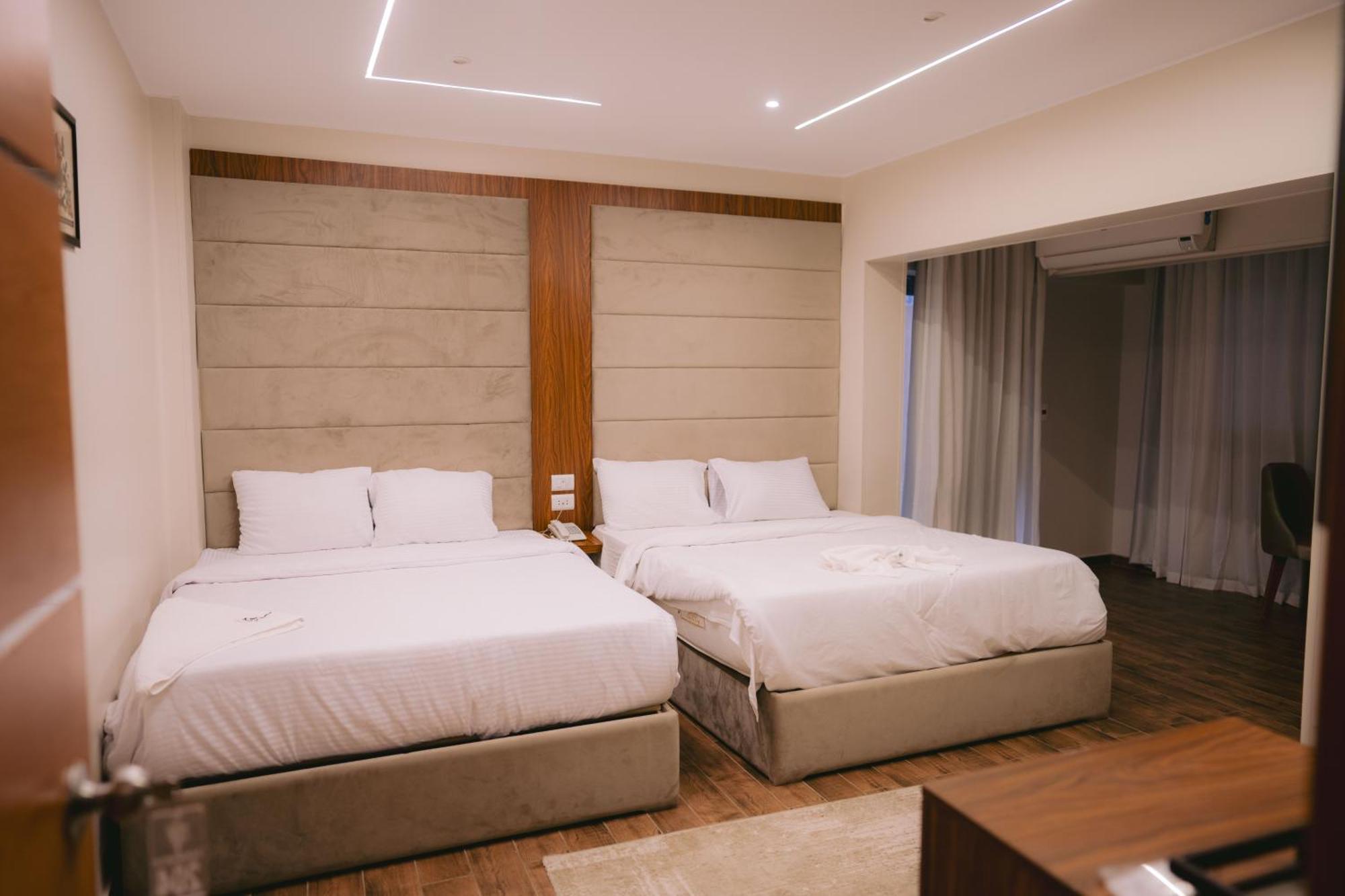 Tuya Pyramids Inn Kafret el-Gabal 外观 照片