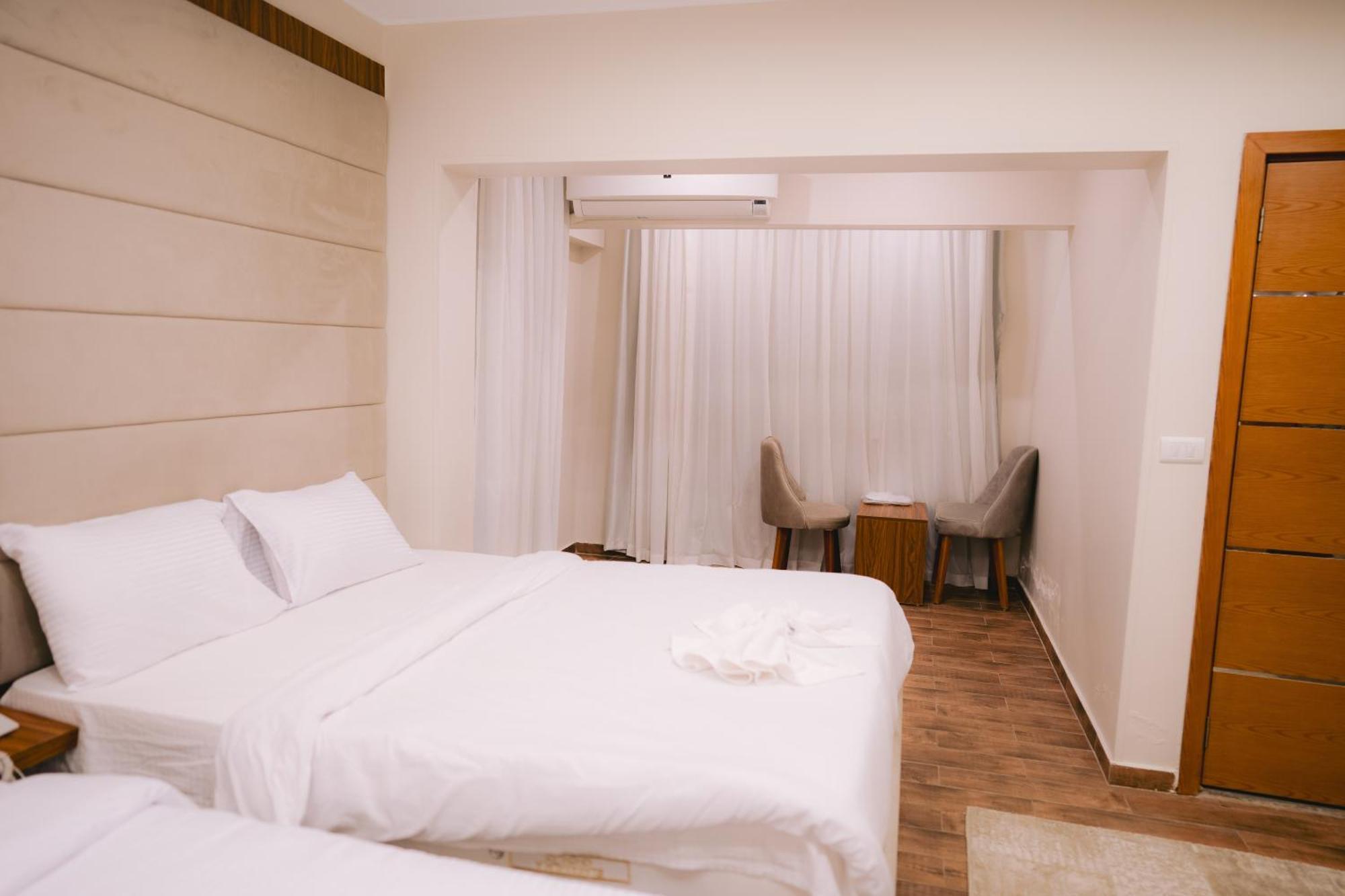 Tuya Pyramids Inn Kafret el-Gabal 外观 照片